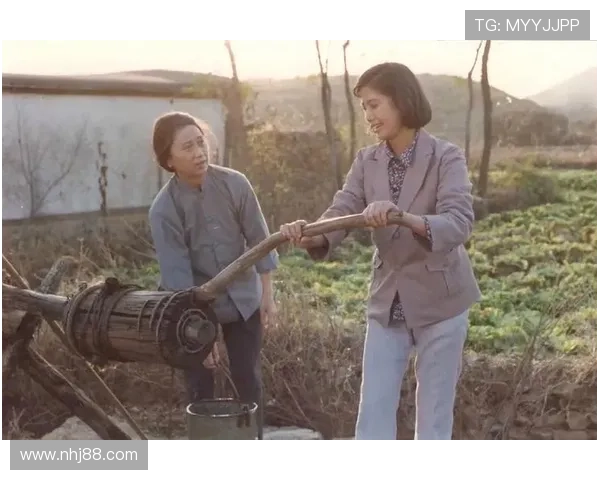 岁月流转,情深不渝:重温《篱笆女人和狗》的经典与乡愁 岁月流转,情深不渝:重温《篱笆女人和狗》的经典与乡愁